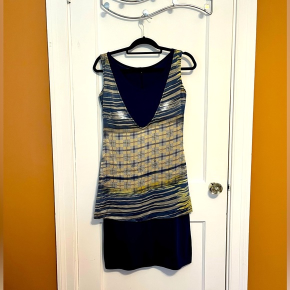 JUMA Dress - Picture 2 of 5